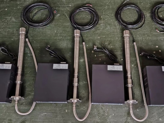 Tubulaire ultrasone transducer onderdompelbaar in vloeistoftank